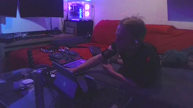 davidgntxxxxx online show from 04.30.26