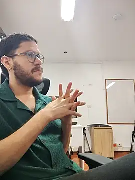 Snapshot of AndyHepburn chatting on 03.31.26 AndyHepburn online show from 03.31.26