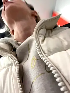 angelmommu online show from 11.26.25