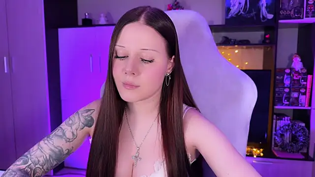 Snapshot of jasminevine chatting on 01.06.26 jasminevine online show from 01.06.26