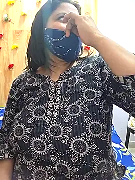 Snapshot of MOM-SUN-COUPLE chatting on 09.13.25 MOM-SUN-COUPLE online show from 09.13.25