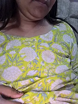 MOM-SUN-COUPLE online show from 04.23.26