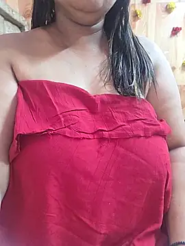 Snapshot of MOM-SUN-COUPLE chatting on 05.24.26 MOM-SUN-COUPLE online show from 05.24.26