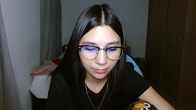 Snapshot of mia__lopez_ chatting on 10.25.25 mia lopez online show from 10.25.25