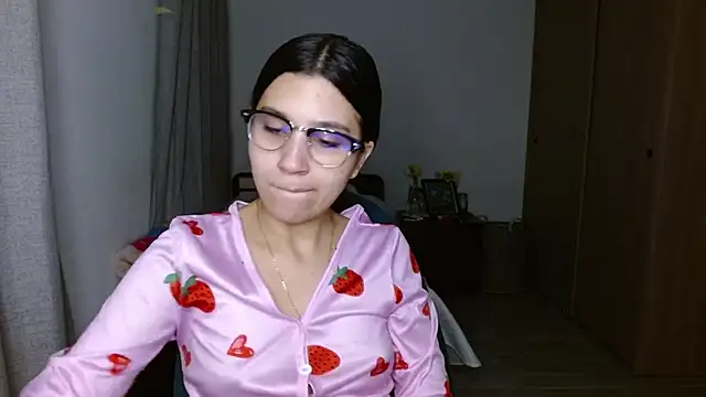 Snapshot of mia__lopez_ chatting on 11.27.25 mia lopez online show from 11.27.25