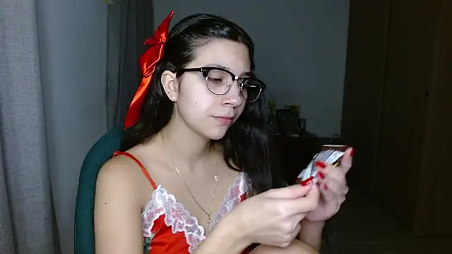 Snapshot of mia__lopez_ chatting on 11.28.25 mia lopez online show from 11.28.25