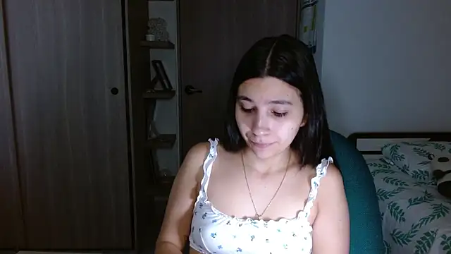 Snapshot of mia__lopez_ chatting on 12.15.25 mia lopez online show from 12.15.25