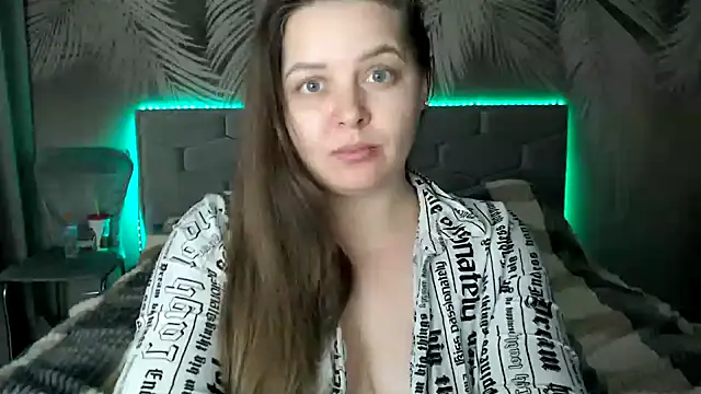 Snapshot of uliastar chatting on 01.28.25 uliastar online show from 01.28.25