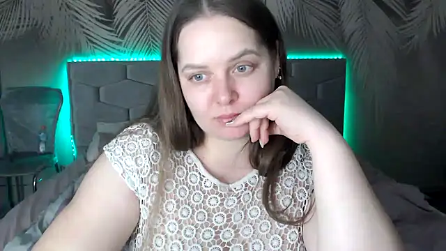 Snapshot of uliastar chatting on 02.05.25 uliastar online show from 02.05.25