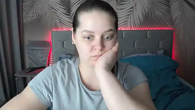 Snapshot of uliastar chatting on 02.16.25 uliastar online show from 02.16.25