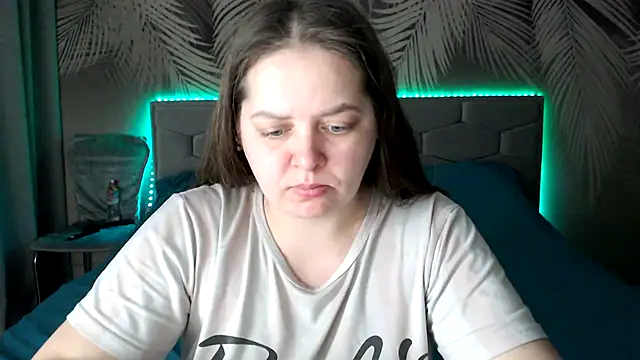 Snapshot of uliastar chatting on 02.17.25 uliastar online show from 02.17.25