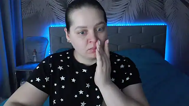 Snapshot of uliastar chatting on 02.19.25 uliastar online show from 02.19.25