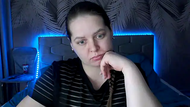 Snapshot of uliastar chatting on 02.24.25 uliastar online show from 02.24.25