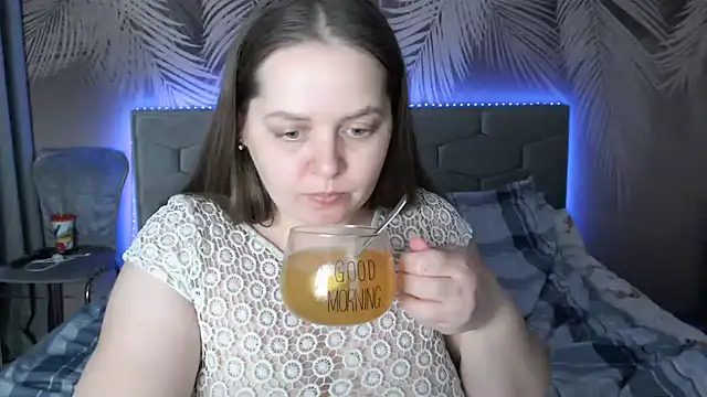 Snapshot of uliastar chatting on 03.04.25 uliastar online show from 03.04.25