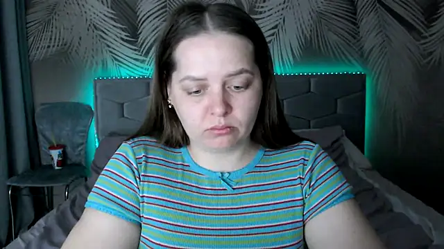 Snapshot of uliastar chatting on 03.22.25 uliastar online show from 03.22.25