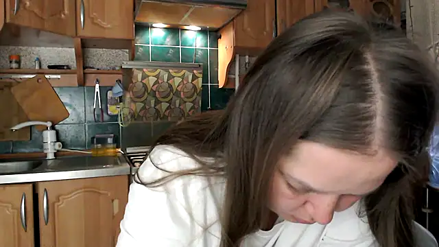 Snapshot of uliastar chatting on 10.19.25 uliastar online show from 10.19.25