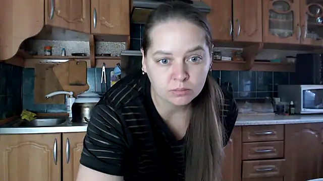 Snapshot of uliastar chatting on 10.26.25 uliastar online show from 10.26.25