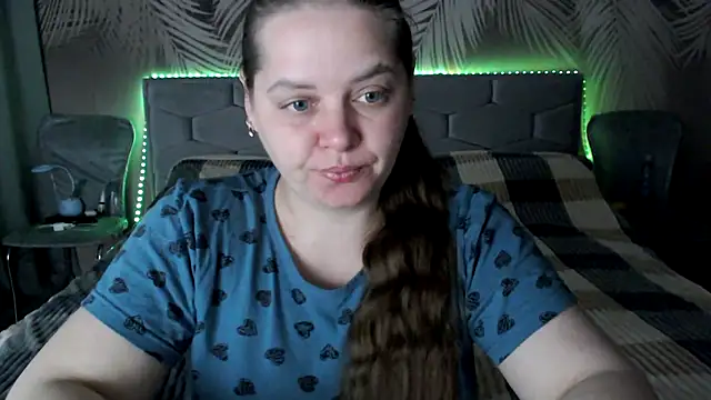 uliastar online show from 04.30.26