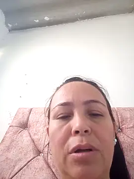 Snapshot of dayan_and_jonny chatting on 10.26.25 dayan and jonny online show from 10.26.25