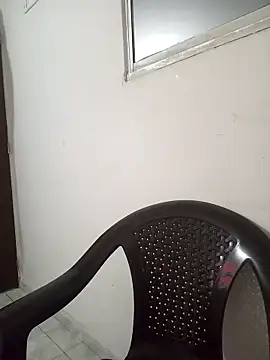 Snapshot of dayan_and_jonny chatting on 10.29.25 dayan and jonny online show from 10.29.25