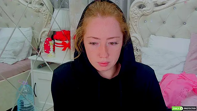 Snapshot of TinaBrook chatting on 09.09.25 TinaBrook online show from 09.09.25