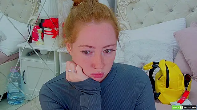 Snapshot of TinaBrook chatting on 09.12.25 TinaBrook online show from 09.12.25