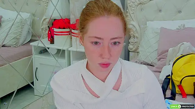 Snapshot of TinaBrook chatting on 09.16.25 TinaBrook online show from 09.16.25