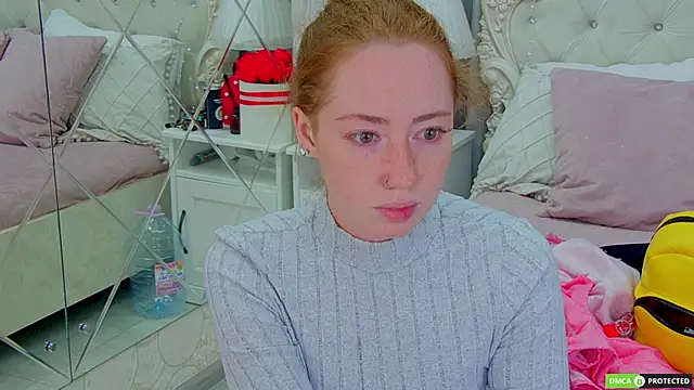 Snapshot of TinaBrook chatting on 09.17.25 TinaBrook online show from 09.17.25