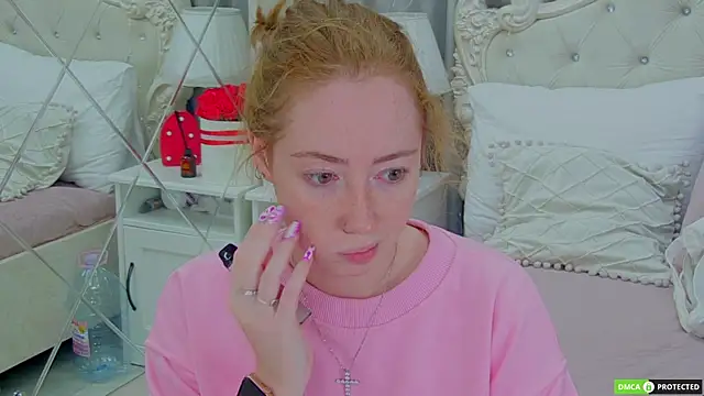 Snapshot of TinaBrook chatting on 09.19.25 TinaBrook online show from 09.19.25