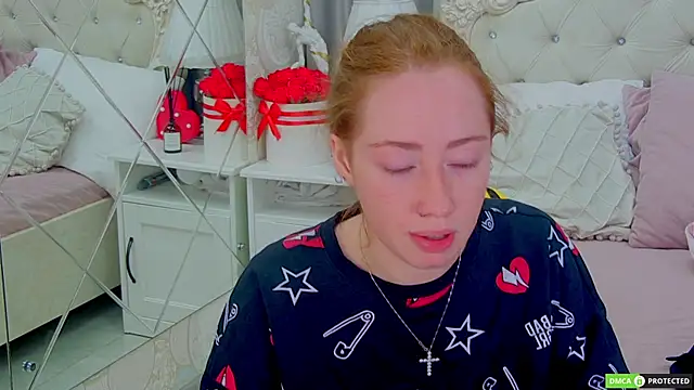 Snapshot of TinaBrook chatting on 09.25.25 TinaBrook online show from 09.25.25