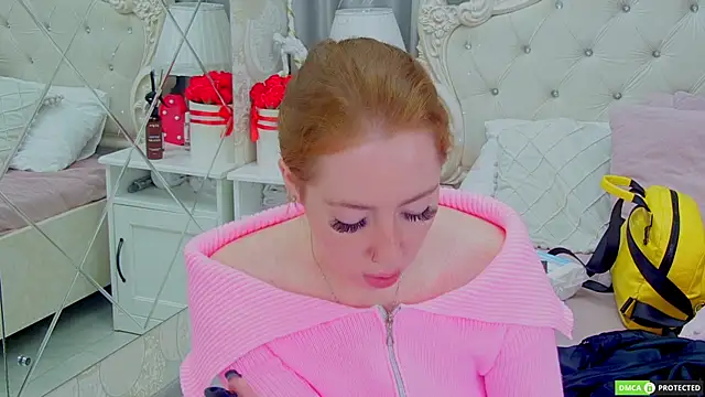 Snapshot of TinaBrook chatting on 10.01.25 TinaBrook online show from 10.01.25