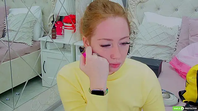 Snapshot of TinaBrook chatting on 10.03.25 TinaBrook online show from 10.03.25