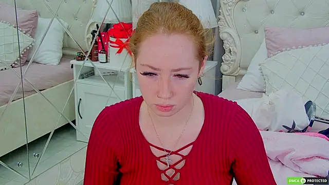 Snapshot of TinaBrook chatting on 10.06.25 TinaBrook online show from 10.06.25