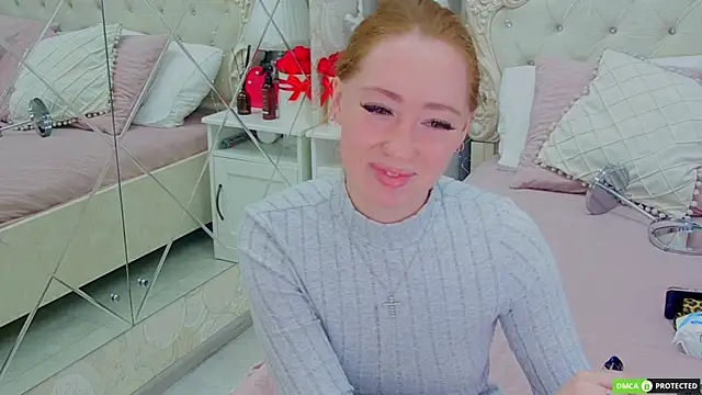 Snapshot of TinaBrook chatting on 10.10.25 TinaBrook online show from 10.10.25