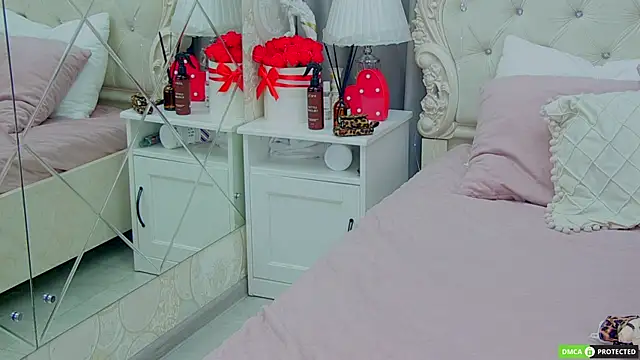 Snapshot of TinaBrook chatting on 10.13.25 TinaBrook online show from 10.13.25