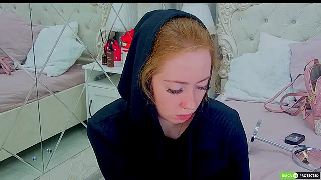 Snapshot of TinaBrook chatting on 10.15.25 TinaBrook online show from 10.15.25