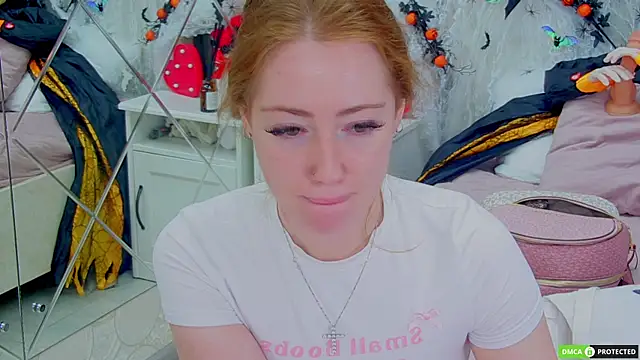 Snapshot of TinaBrook chatting on 10.29.25 TinaBrook online show from 10.29.25