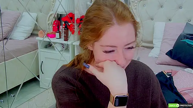 Snapshot of TinaBrook chatting on 11.03.25 TinaBrook online show from 11.03.25