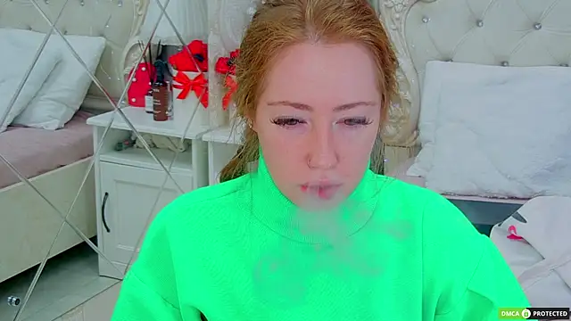 Snapshot of TinaBrook chatting on 11.04.25 TinaBrook online show from 11.04.25