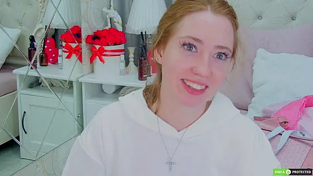 Snapshot of TinaBrook chatting on 11.11.25 TinaBrook online show from 11.11.25