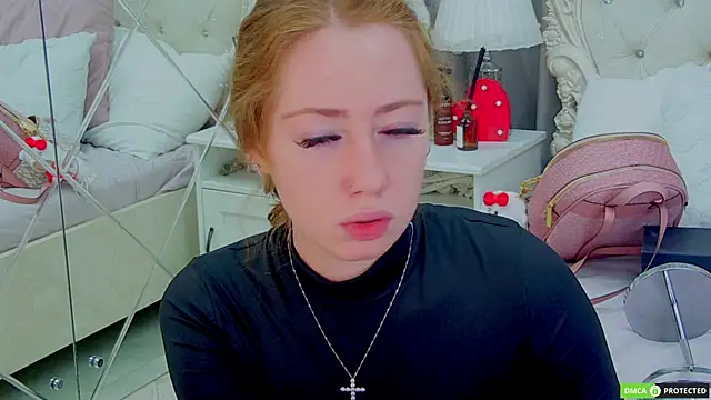 Snapshot of TinaBrook chatting on 11.25.25 TinaBrook online show from 11.25.25