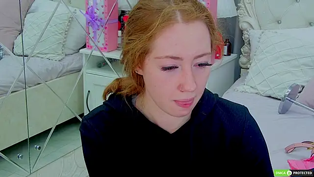 Snapshot of TinaBrook chatting on 11.27.25 TinaBrook online show from 11.27.25