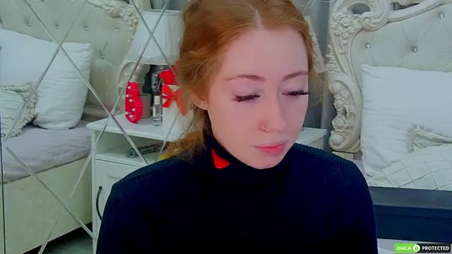 Snapshot of TinaBrook chatting on 12.04.25 TinaBrook online show from 12.04.25