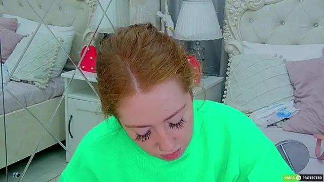 Snapshot of TinaBrook chatting on 12.05.25 TinaBrook online show from 12.05.25