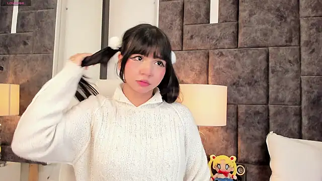 Snapshot of Petit-Rosse chatting on 12.13.24 Petit-Rosse online show from 12.13.24