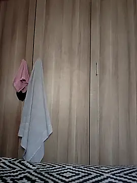 Snapshot of douksm chatting on 09.28.25 douksm online show from 09.28.25