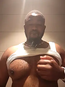 Snapshot of douksm chatting on 10.08.25 douksm online show from 10.08.25