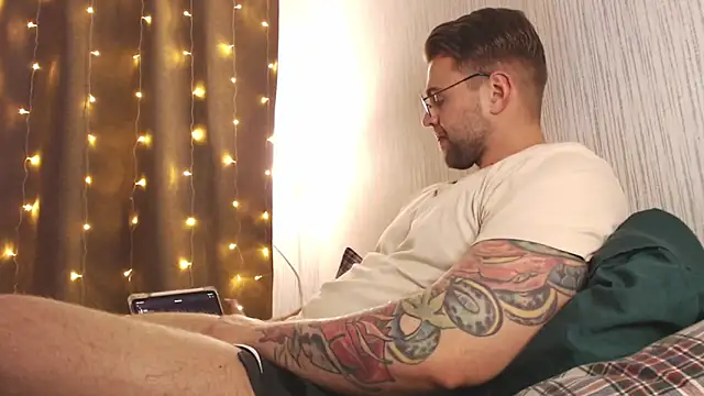 WayneWilson online show from 12.21.25