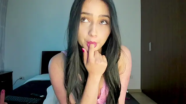 Snapshot of Hott_Hanna chatting on 11.28.25 Hott Hanna online show from 11.28.25