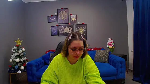 Snapshot of Katewalker_ chatting on 12.13.24 Katewalker online show from 12.13.24